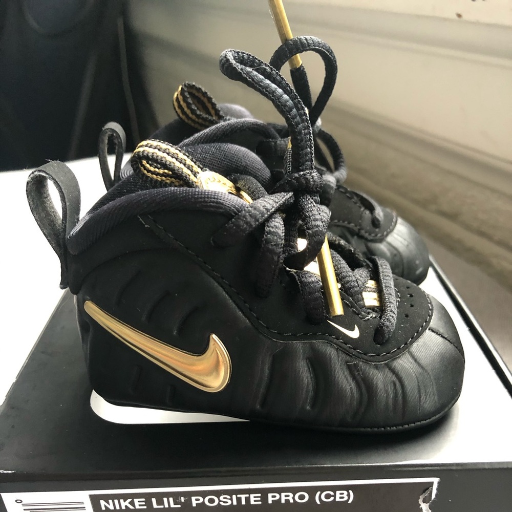 Nike Lil’ Posite Pro (Cb) black & metallic gold 1c